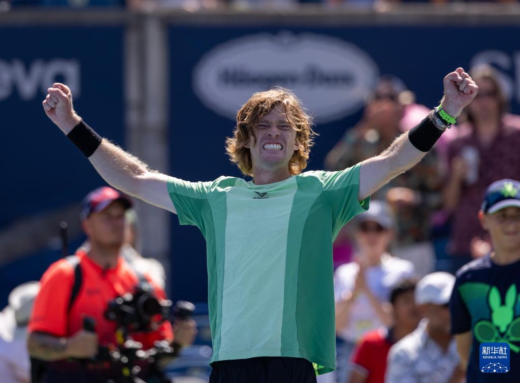 晋级第四轮 晋级第四轮