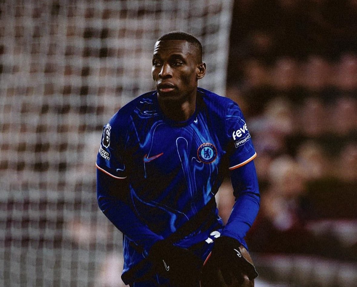 斯也在他们, 线引援名单, 现实是 斯也在他们, 线引援名单, 现实是