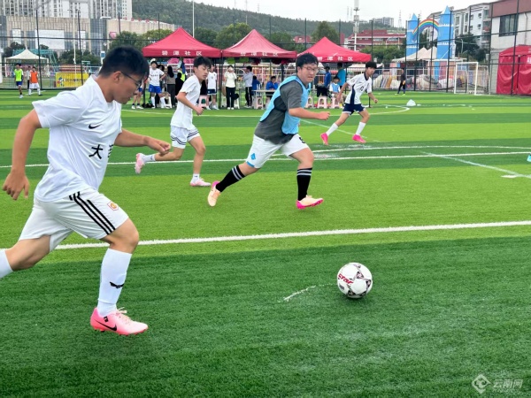 足球赛圆满, 展现了社区, 同乐杯