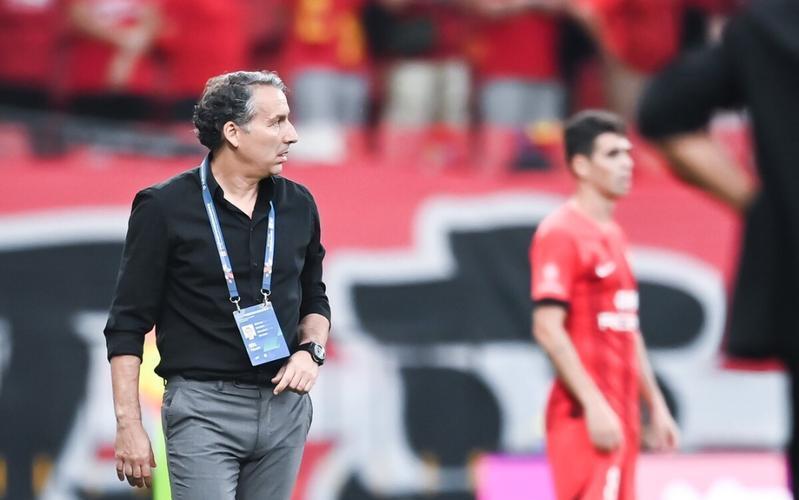 过中国足协, 符合 过中国足协, 符合