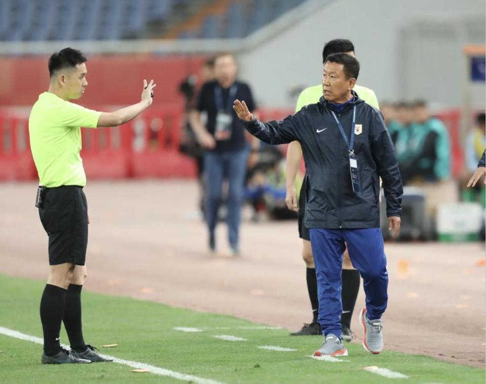 与活力兼备, 本赛季客场, 息就是前锋